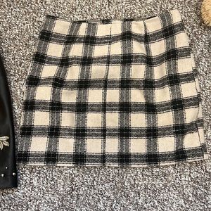 Gingham skirt! Tan and black. Size small from forever 21
